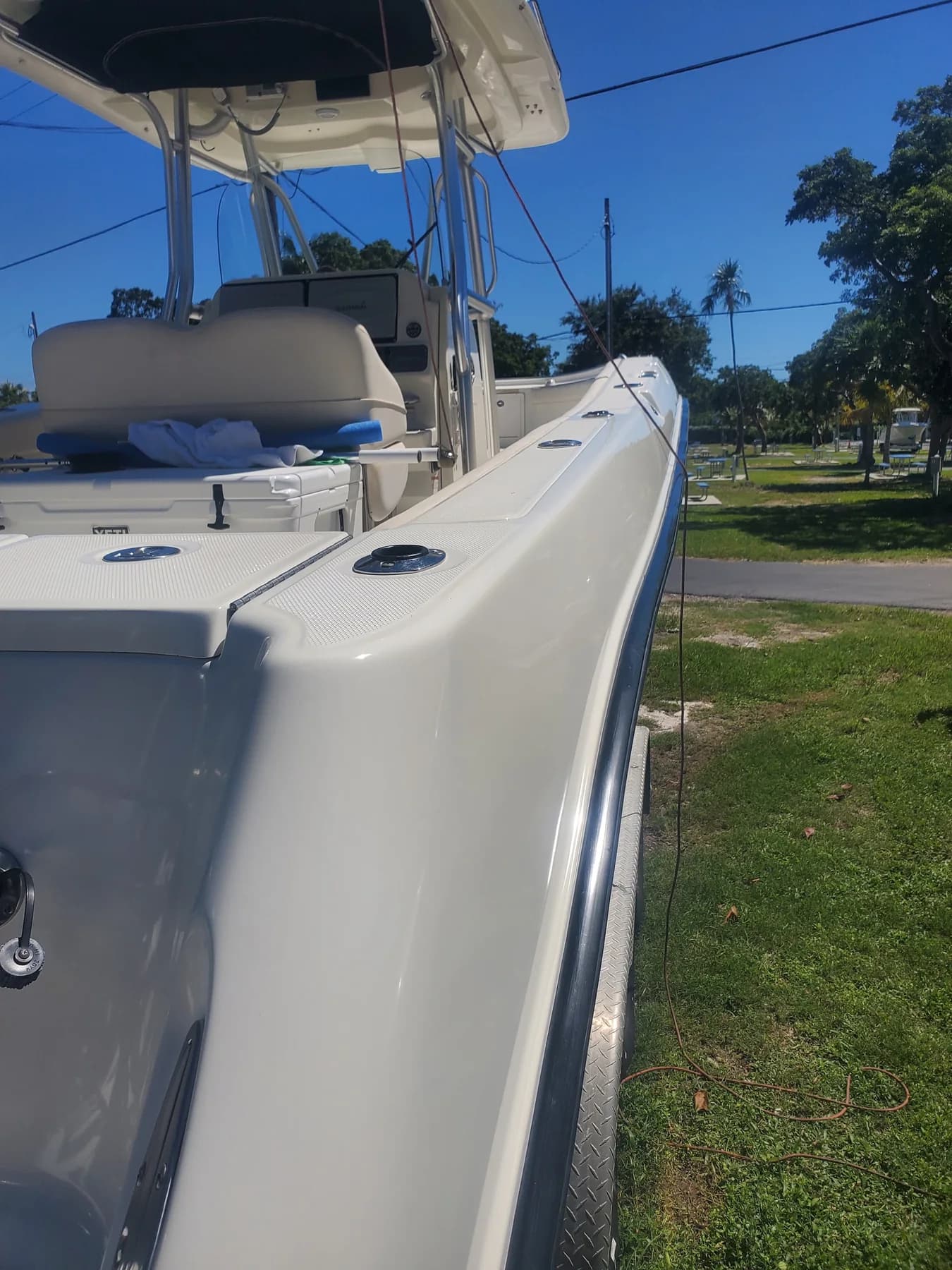 Boat ceramic coating work by Leoserve in the Florida Keys (2)