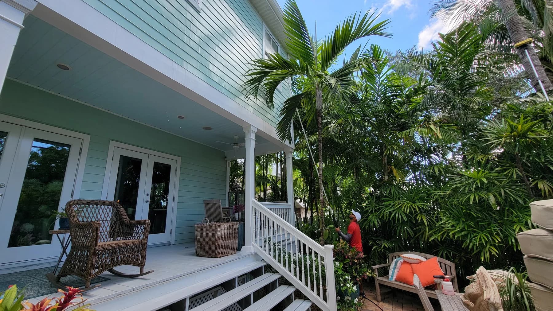 House pressure washing work by Leoserve in the Florida Keys (4)