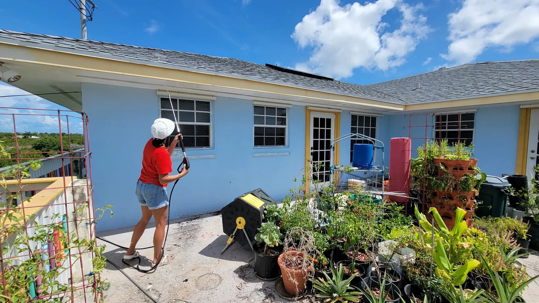 House pressure washing work by Leoserve in the Florida Keys (5)