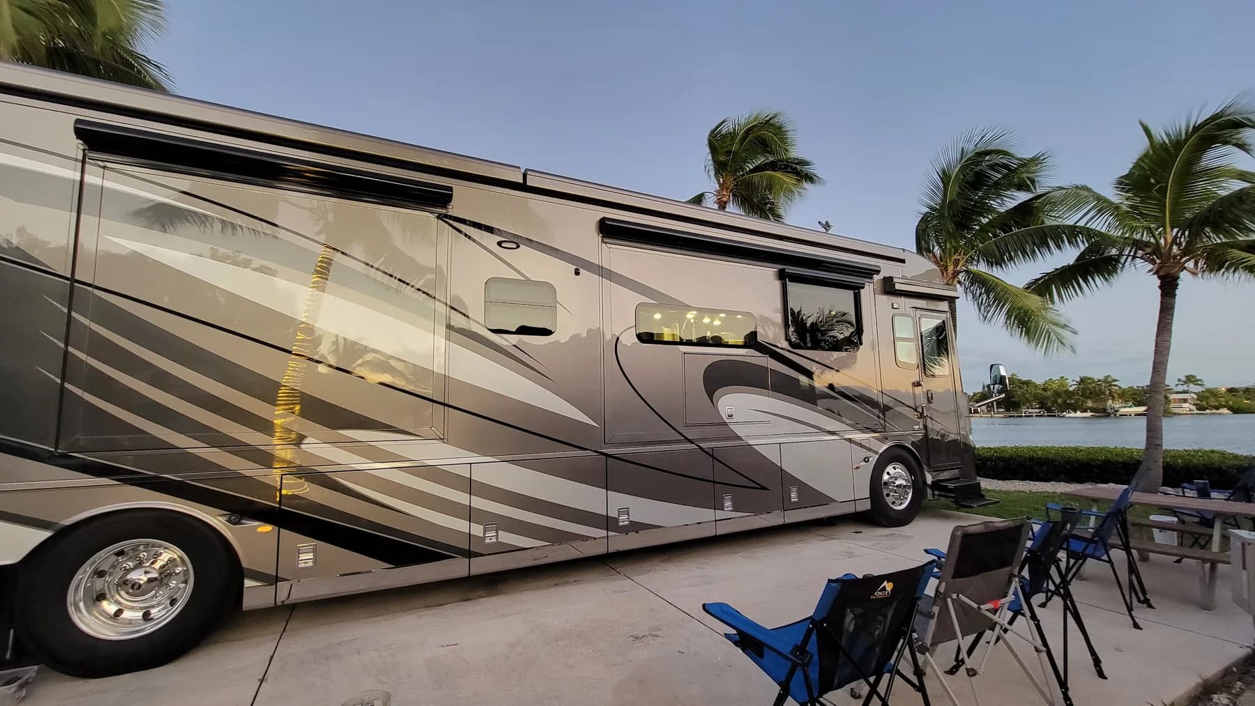 Mobile RV wash and detailing work by Leoserve in the Florida Keys (13)