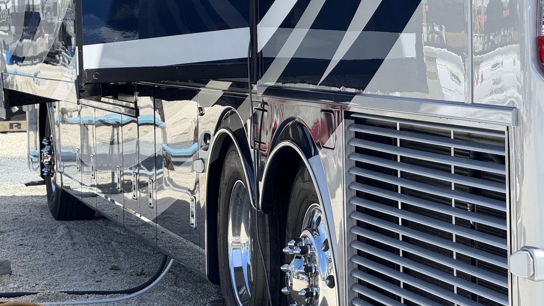 Mobile RV wash and detailing work by Leoserve in the Florida Keys (15)