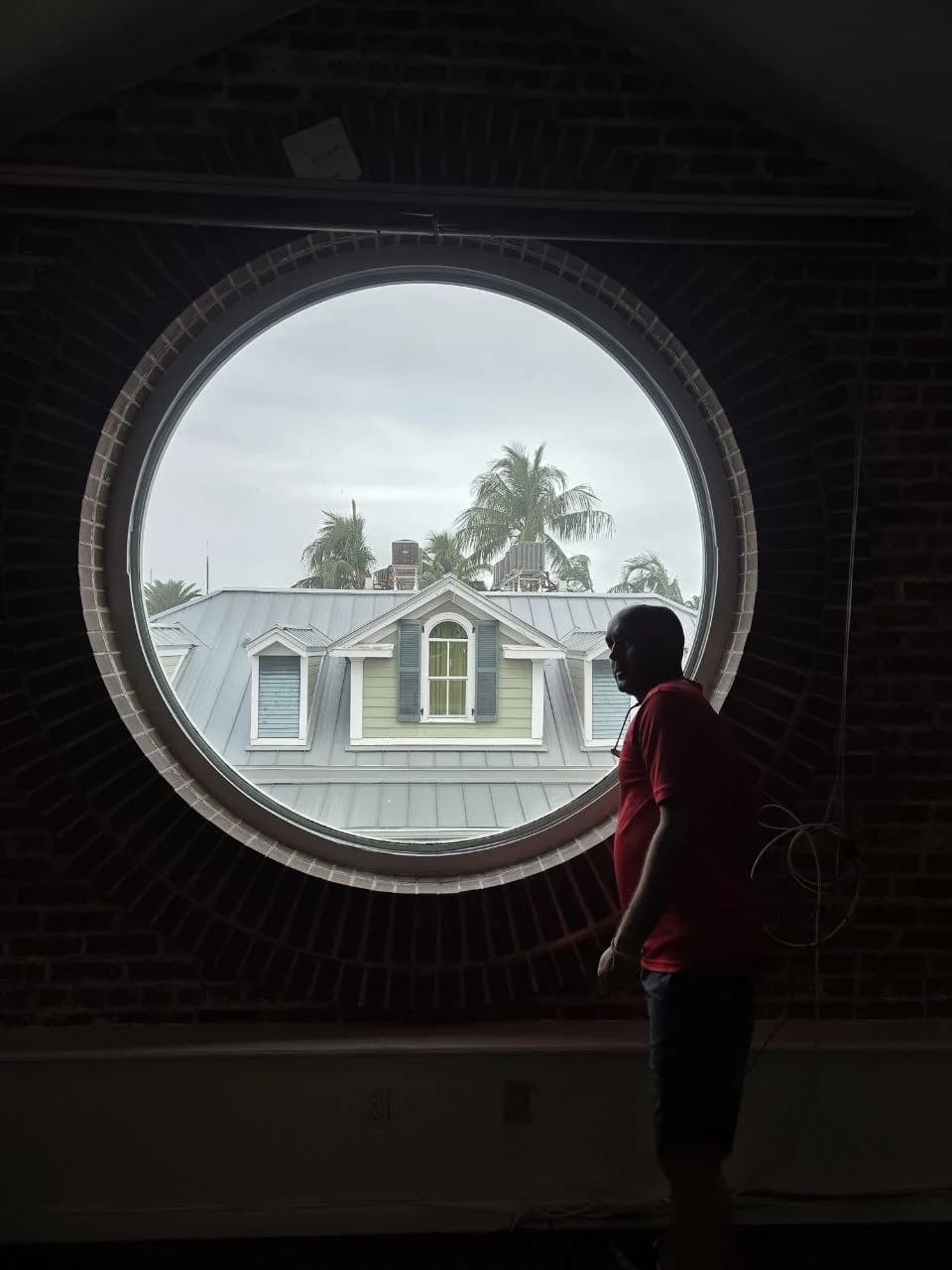 Window cleaning work by Leoserve in the Florida Keys (7)