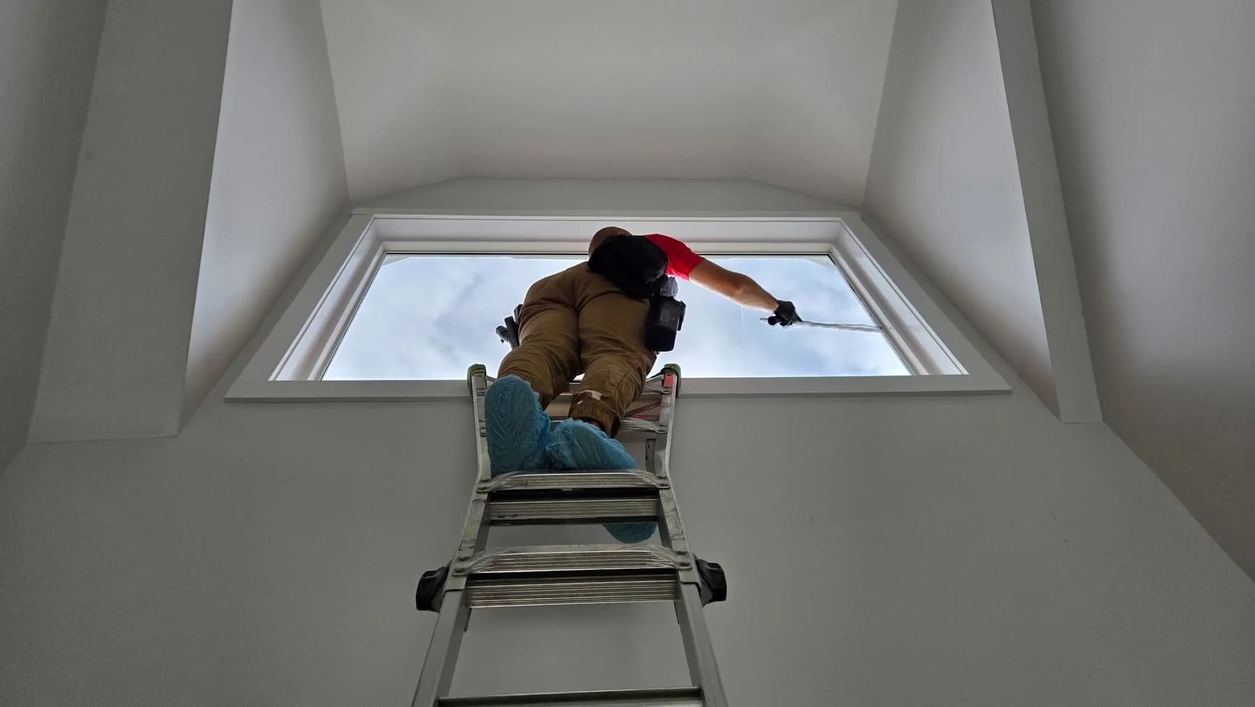 Window cleaning work by Leoserve in the Florida Keys (8)